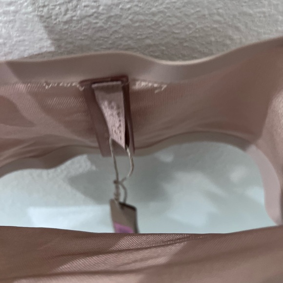 Skims size small - Picture 4 of 4